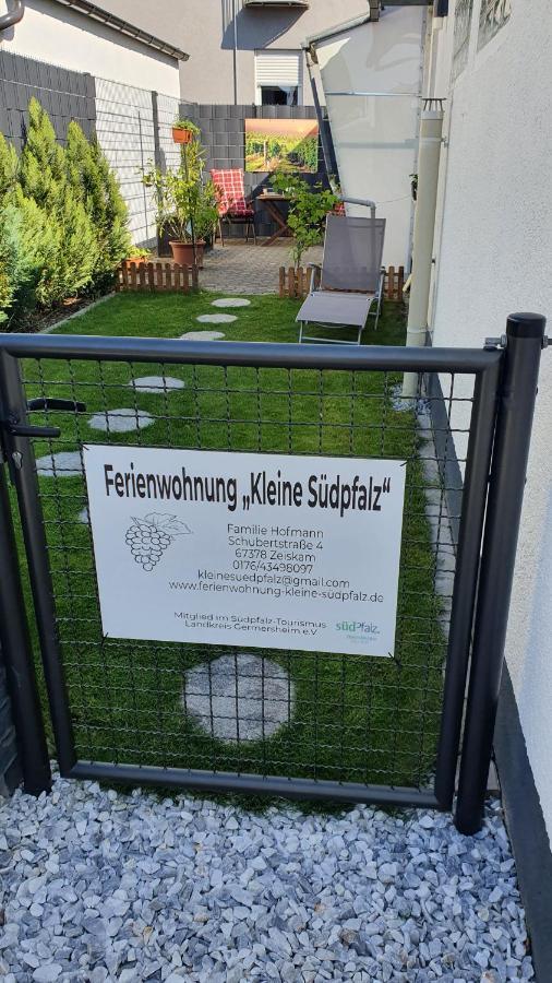 Ferienwohnung Kleine Suedpfalz Zeiskam Exterior photo